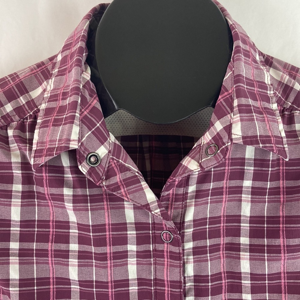 REI Outdoor Quick Drying Snap-Up Shirt with Hidden Zipper Pocket - Picture 8 of 11
